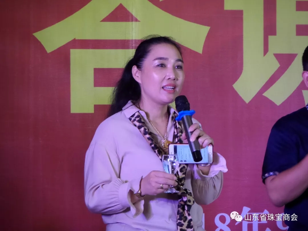 副会长-珏妙坊珠宝公司总经理朱静